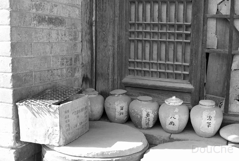 L1003084_BW.jpg
